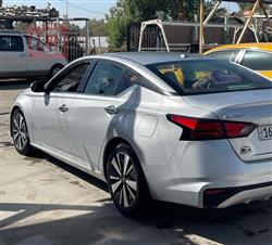 نيسان ألتيما